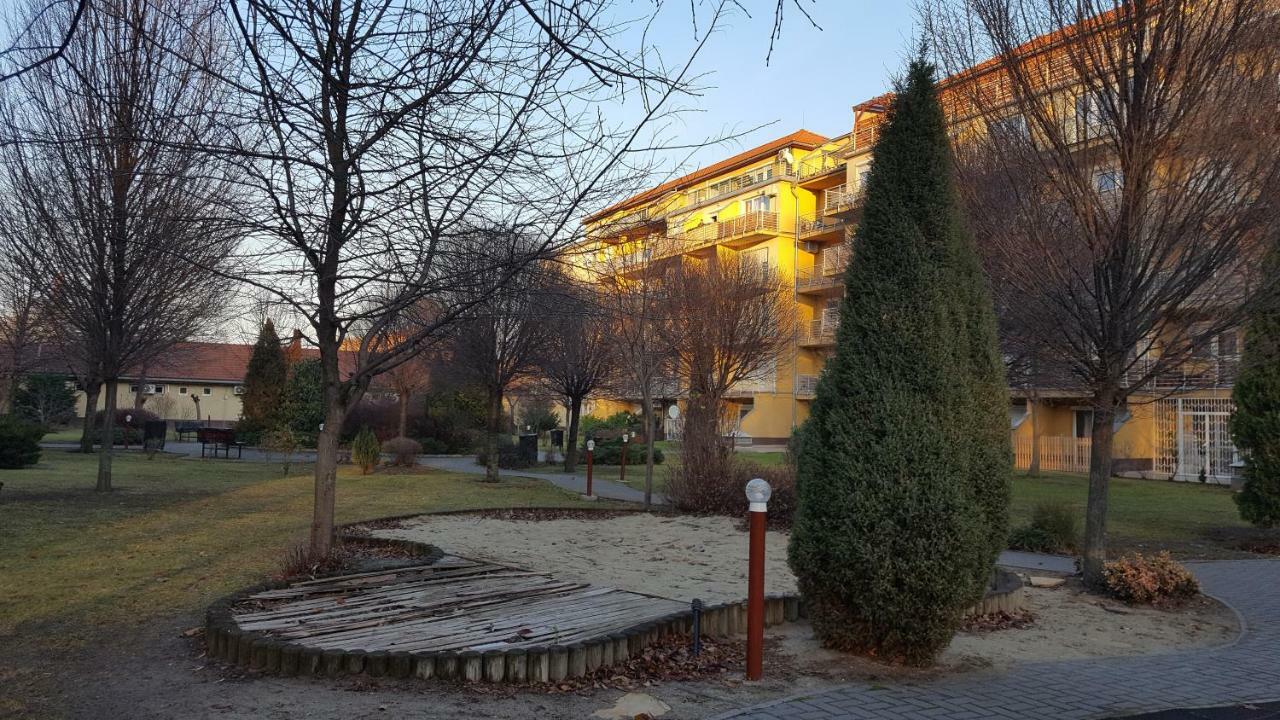 Liget Apartment, Terrace, Free Parking, Ac Budapest Esterno foto